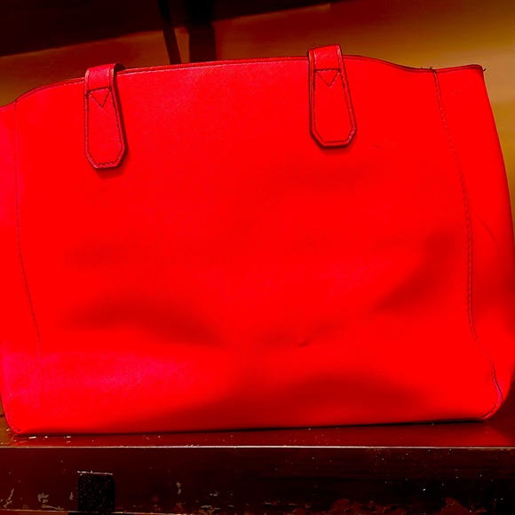 A new bag - Picture 1 of 1